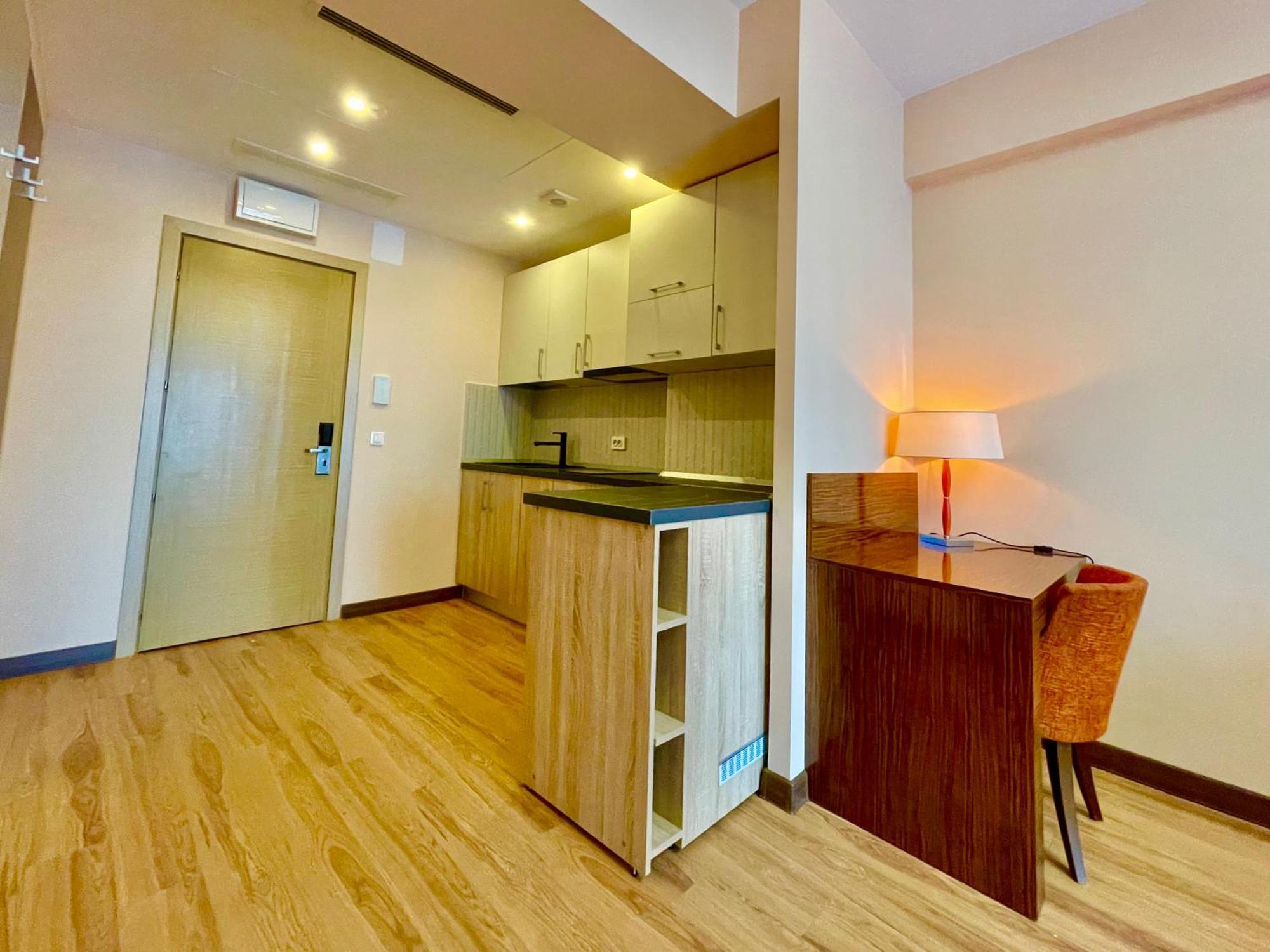 Royal Studio Apartment With A Perfect View - Yamaluxe Bukarest Kültér fotó